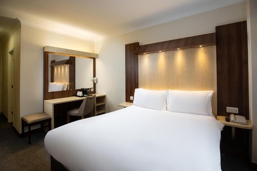 Standard Double Or Twin Room Near Garden Halls LON 2 Luxury Bookings