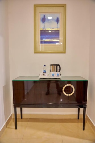 Deluxe Studio Apartment Near Grand Barsha 4 Luxury Bookings