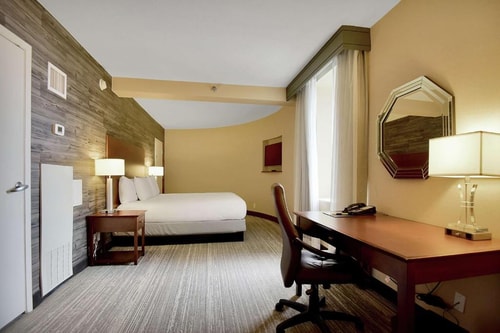 King Room Near To Uptown Collection HOU 1 Luxury Bookings