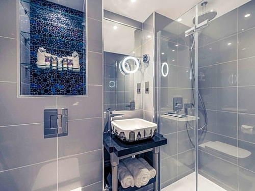 Standard King Room Near Sussex Gardens LON 8 Luxury Bookings