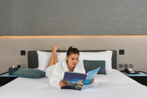 King Room Near China Civil Engineering Dubai 4 Luxury Bookings