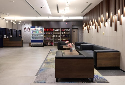 Deluxe King Or Twin Room Near Real Mini Mart Dubai 9 Luxury Bookings
