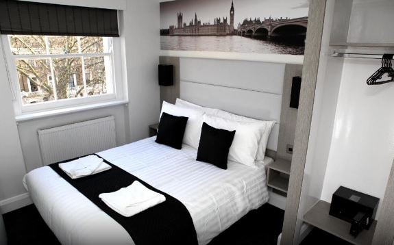 Double Room Near Norfolk Square Garden LON Luxury Bookings