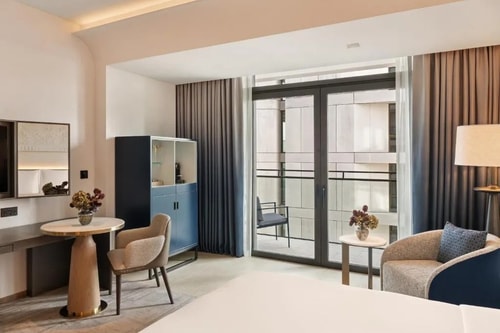 Deluxe Room King Near Creek Gate Tower 1 Dubai 2 Luxury Bookings