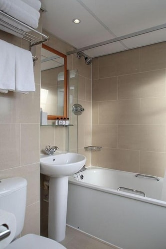 Double Or Twin Room Near Royal Mail Postbox LON 4 Luxury Bookings