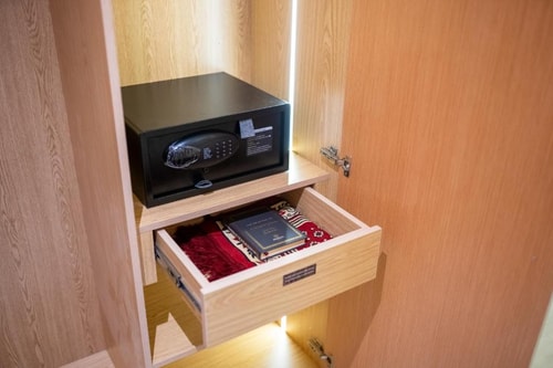 Standard King Or Twin Room Near New Academy School 8 Luxury Bookings