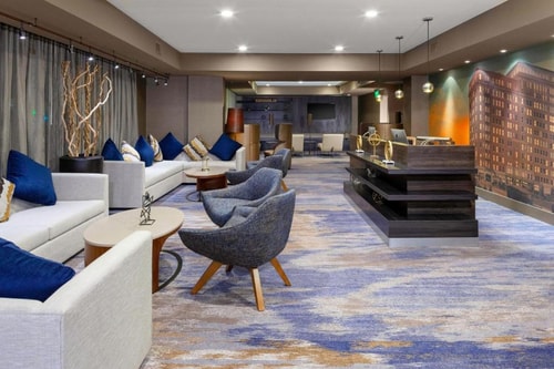 King Room Near The Dallas World Aquarium DAL 6 Luxury Bookings