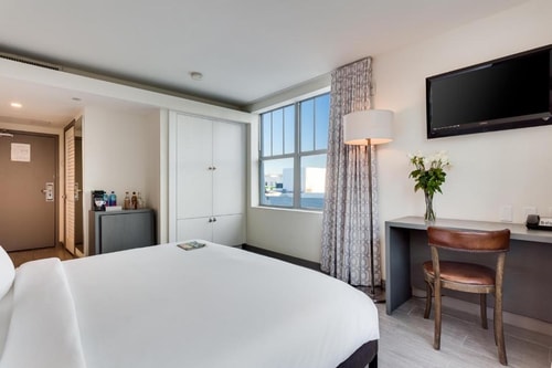 Superior King Or Twin Room Near Lummus Park MIA 1 Luxury Bookings