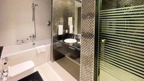 Premium Room Near Dubai Internet City Metro 8 Luxury Bookings