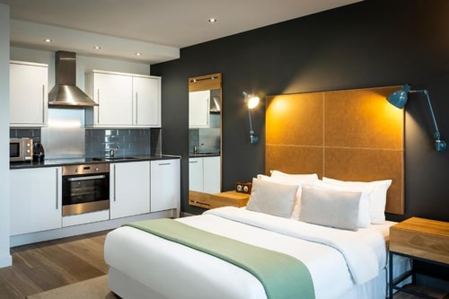 Studio Apartment Near Carville Hall Park South LON Luxury Bookings