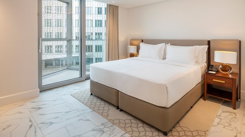 Deluxe Three Bedroom Apartment Near Expo City Luxury Bookings