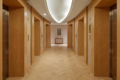 Two Bed Room Suite Next to DIFC Metro Dubai 4 Luxury Bookings