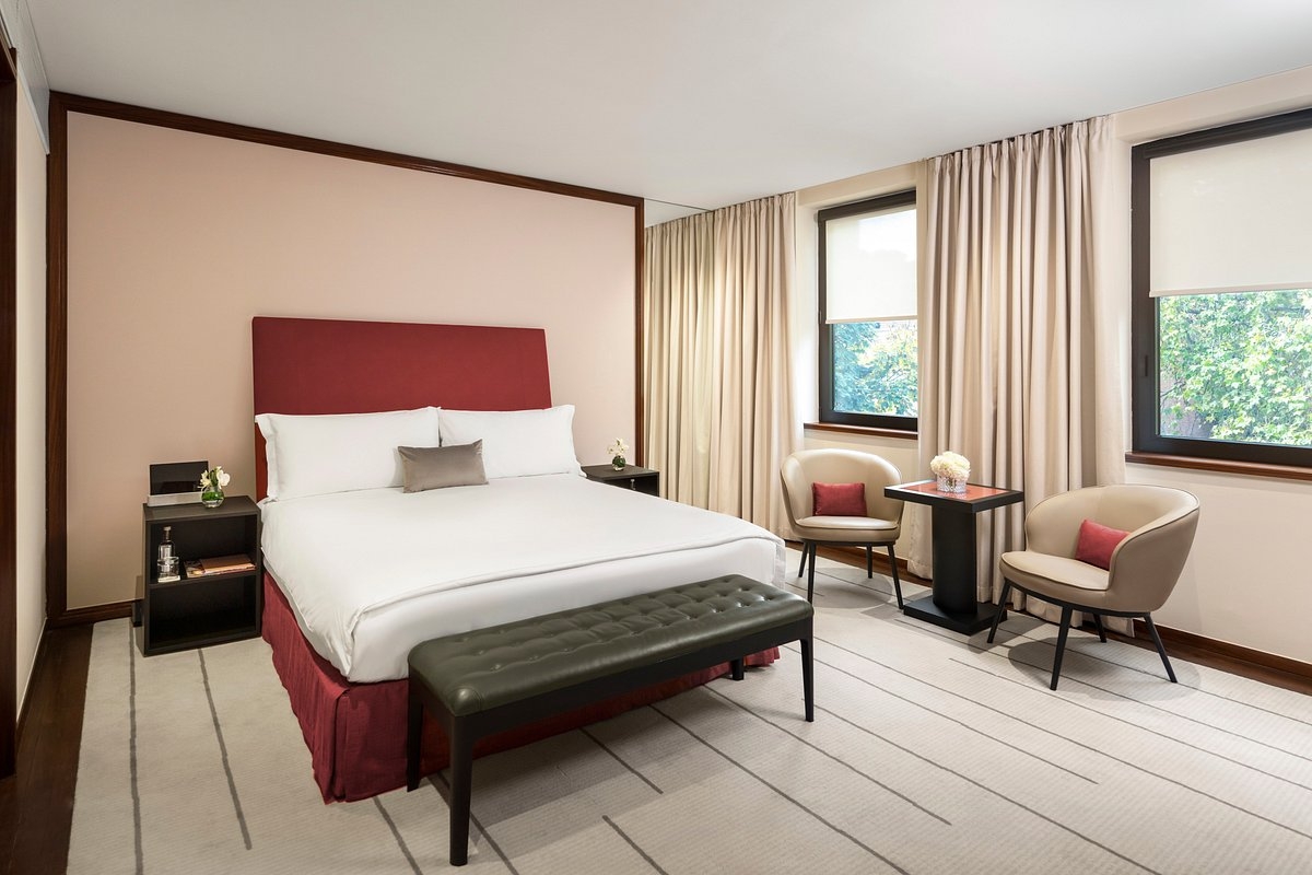 City Room Near Buckingham Palace Garden LON Luxury Bookings