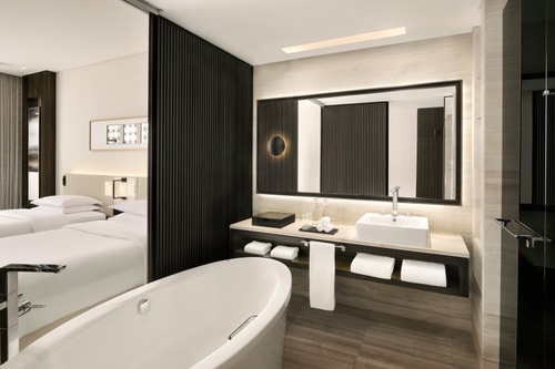 Deluxe King Or Twin Room Near H Hotel Sheikh Zayed 4 Luxury Bookings