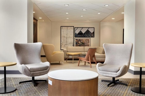 Standard King Room Near IAH Airport Area HOU 11 Luxury Bookings