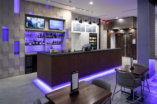 King Room Near Bayou Greenways Park HOU 6 Luxury Bookings