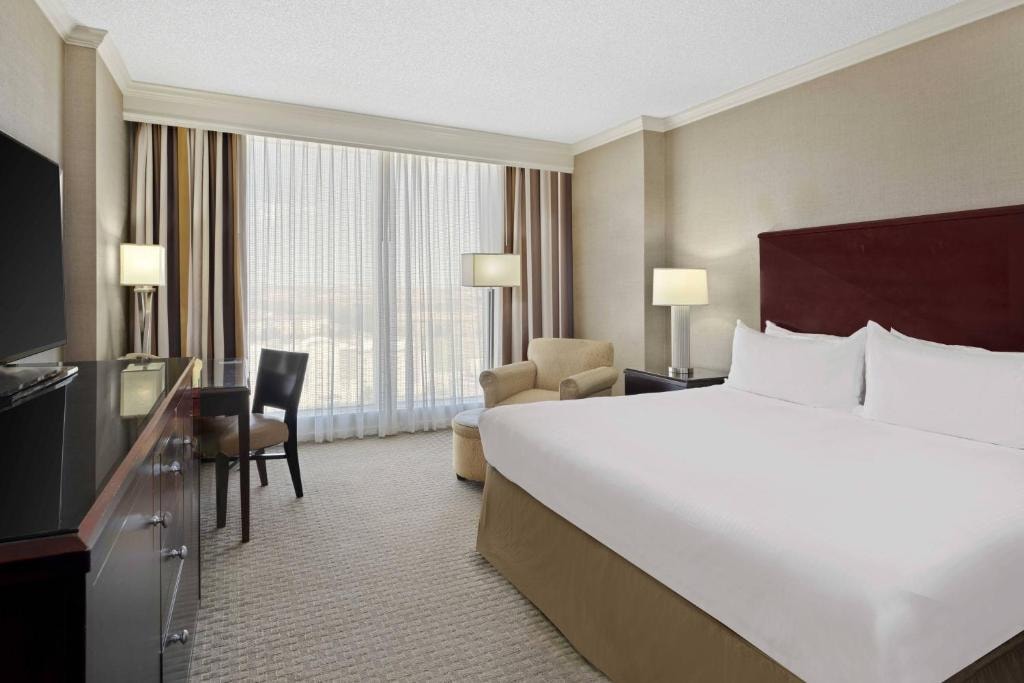 King Room Near Heart of Texas Classic DAL Luxury Bookings