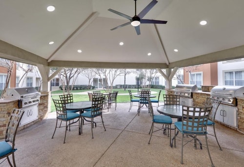 Studio Queen Suit Near Brief Therapy Institute DAL 9 Luxury Bookings