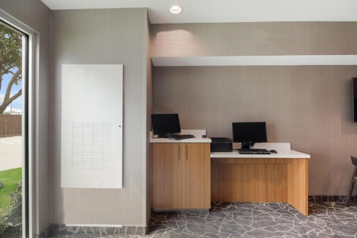 King Suite Near Octapharma Plasma DAL 14 Luxury Bookings