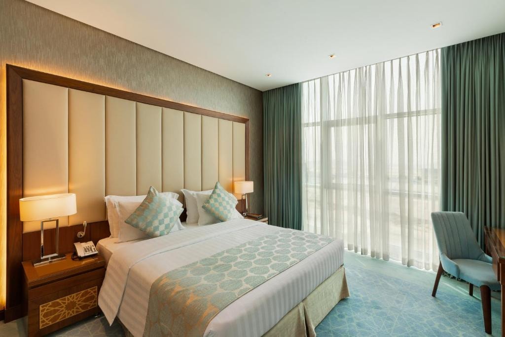 2 Bedroom Apartment City View Near Bay Square Ac Luxury Bookings