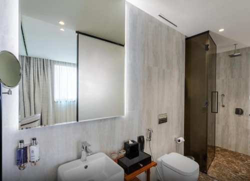 Deluxe King Or Twin Room On Dubai World Islands 4 Luxury Bookings