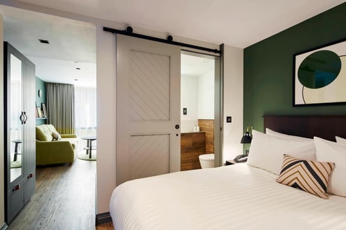 1 Bedroom Suite Near Tesco Superstore LON Luxury Bookings