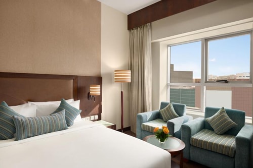 King Room Near Salah Al Din Metro Deira 2 Luxury Bookings