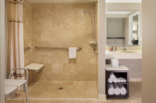 One Bedroom Suite Near Cavender's Boot City DAL 7 Luxury Bookings