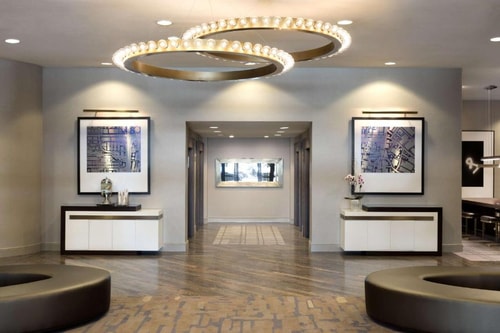 Queen Studio Near White Rhino Coffee The Gild DAL 11 Luxury Bookings