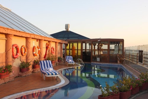 Deluxe King Or Twin Room Near Dubai Customs 16 Luxury Bookings