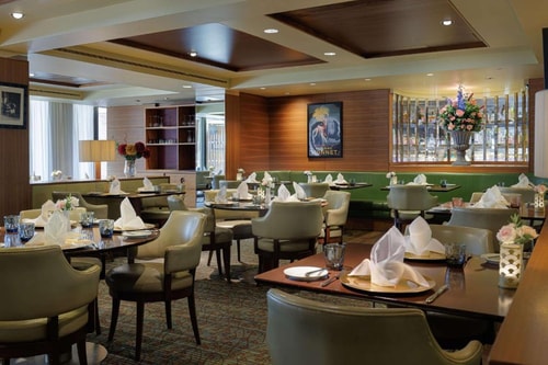 Guest Queen Room Near Syon Park LON 11 Luxury Bookings