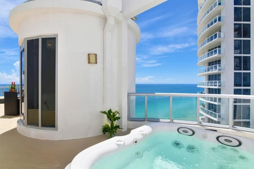 Classic Room With Ocean View Near Miami Juice MIA 7 Luxury Bookings