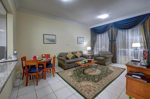 Classic 1 Bedroom Apartment Near Royal Kids Center 3 Luxury Bookings