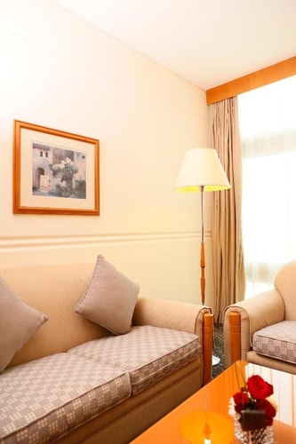 Premium King Room Near Port Saeed Park Dubai 4 Luxury Bookings