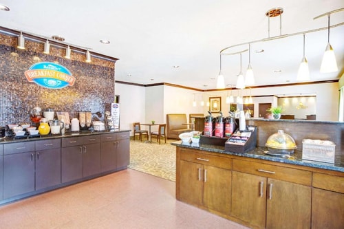 King Room Near Barnsco Texas Dallas DAL 6 Luxury Bookings
