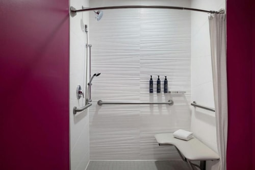 Guest Room Near Consulate General Of Brazil HOU 5 Luxury Bookings