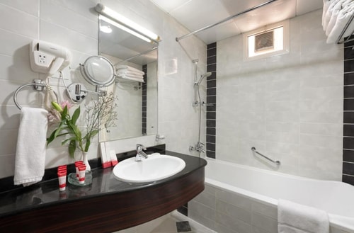 Grand 2 Bedroom Suite Near Abu Dhabi Public Beach 9 Luxury Bookings