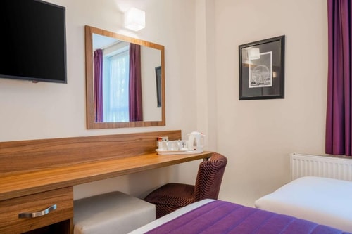 Double Or Twin Room Near Netherhall House LON 4 Luxury Bookings