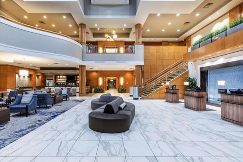 Premium King Suite Near Don McGill Toyota HOU 6 Luxury Bookings