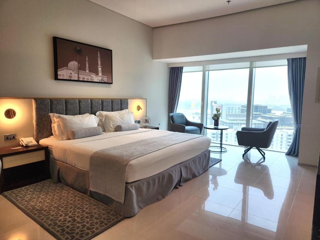 Premier Studio Apartment Near WTC Metro Station Luxury Bookings