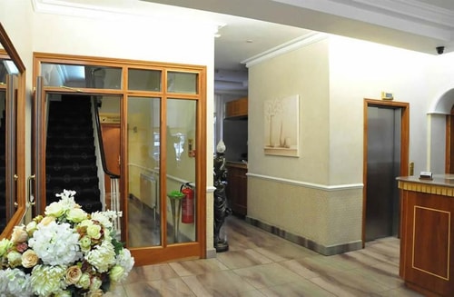 Double Or Twin Room Near Telefonzelle LON 9 Luxury Bookings