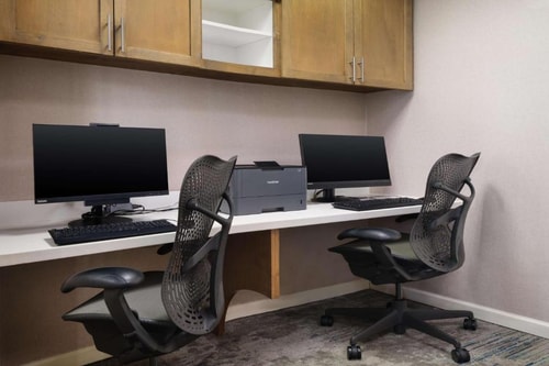 King Room Near US Treasury Department HOU 13 Luxury Bookings