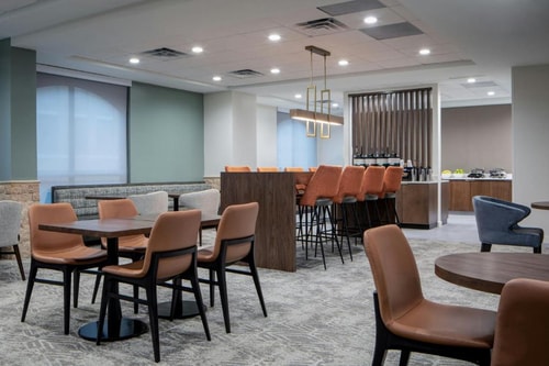 King Suite Near The Dallas World Aquarium DAL 9 Luxury Bookings