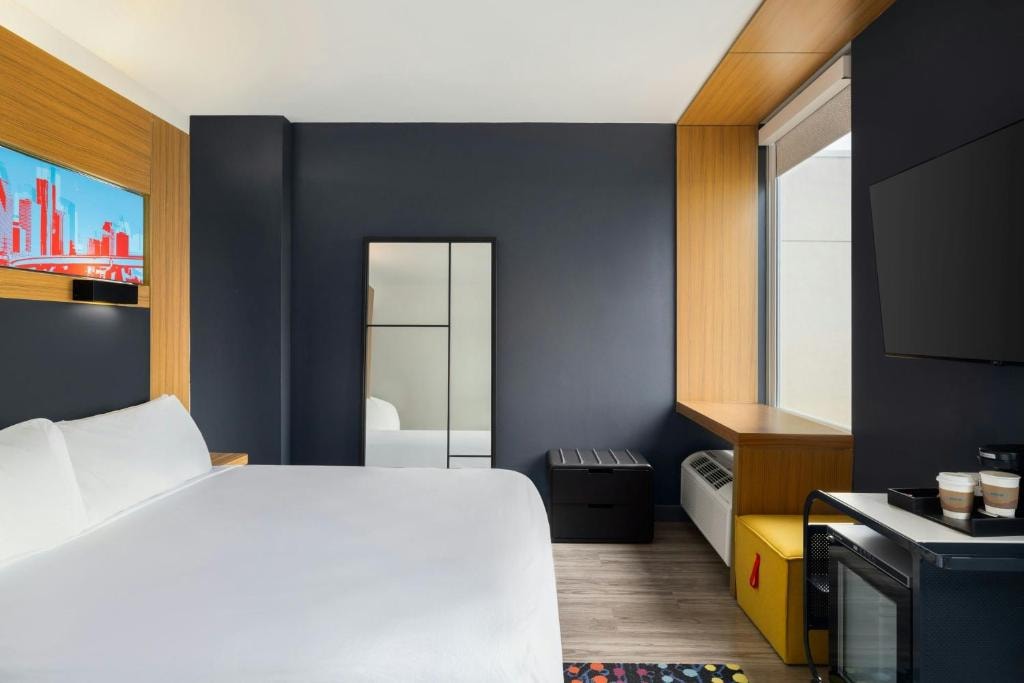 Guest Room Near Consulate General Of Brazil HOU Luxury Bookings