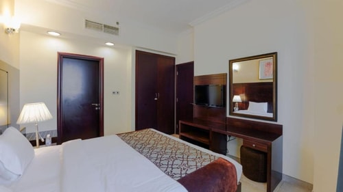 One Bedroom Apartment Near Al Salam Masjid Luxury Bookings