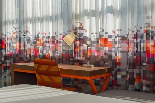 Guest King Room Near Discovery Green HOU 1 Luxury Bookings