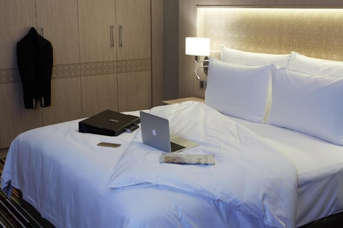 Luxury King Or Twin Room Next To Internet Metro 2 Luxury Bookings