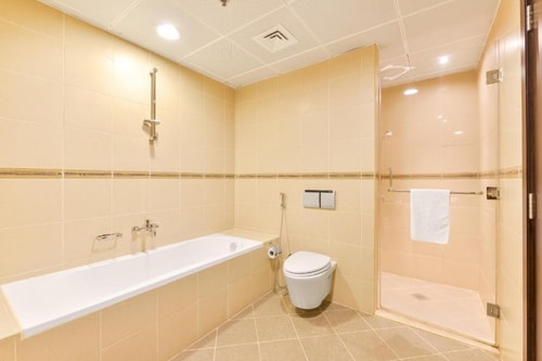 Deluxe Two Bedroom Apartment Near Park Place Tower 16 Luxury Bookings