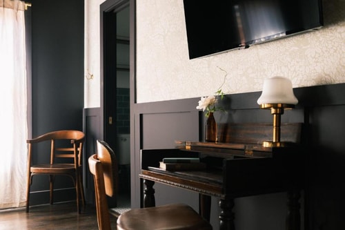 Standard Twin Room Near The UPS Store DAL 6 Luxury Bookings