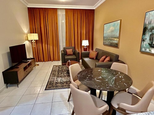 Family 1 Bedroom Apartment Near Emirates Market 5 Luxury Bookings